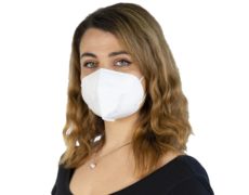 mascherina protettiva ffp2 indossata da donna 