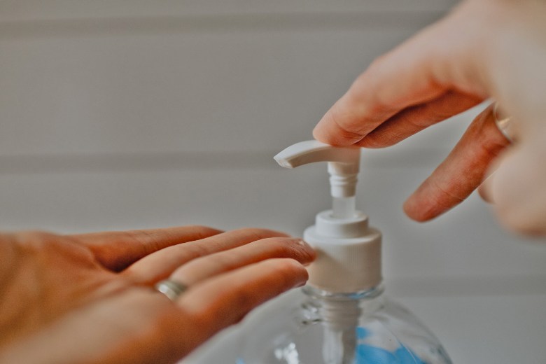 importanza dell'uso del gel igienizzante mani